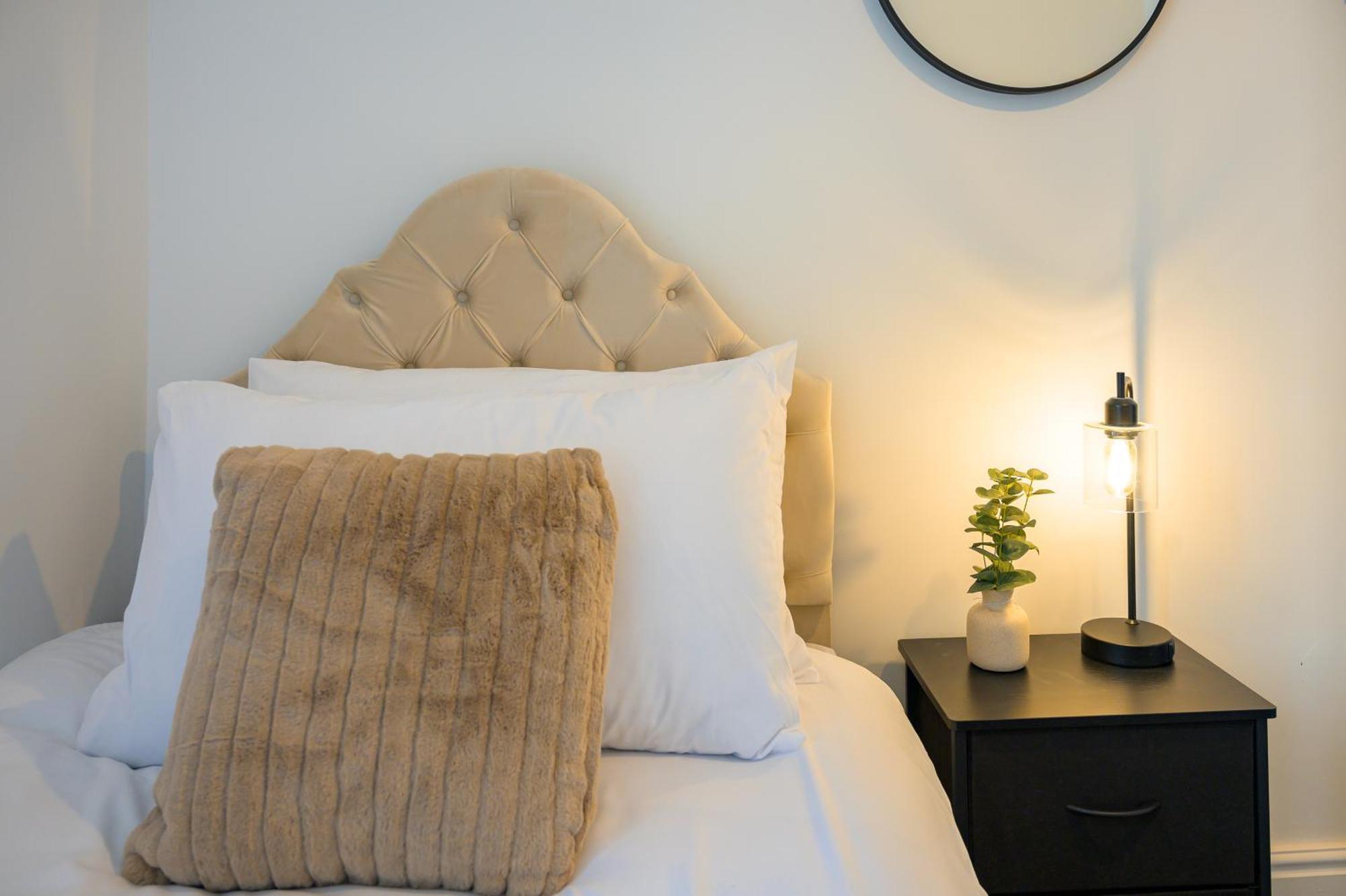 הוילה בקסטון Stunning House Sleeps 7 - Parking מראה חיצוני תמונה